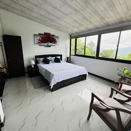 La Isla Homestay Kandy Bagian luar foto