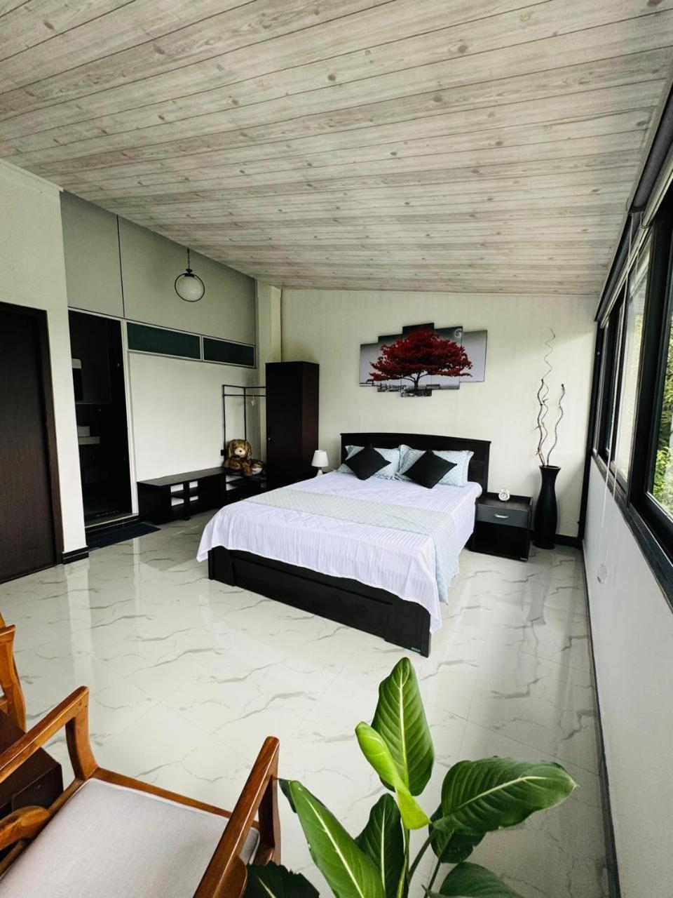 La Isla Homestay Kandy Bagian luar foto